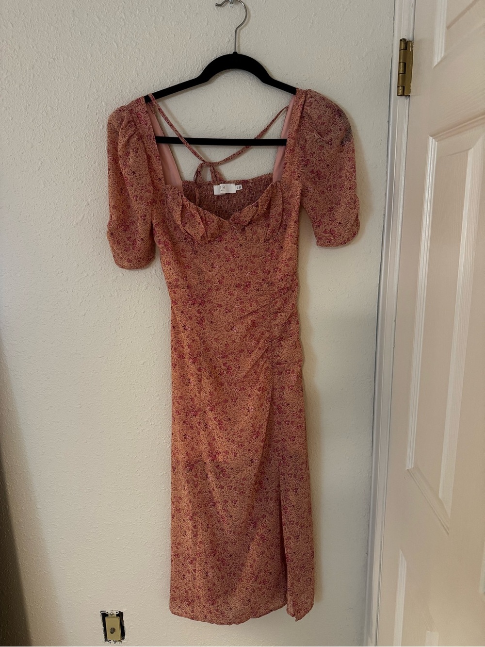 Astr the Label- Pink Floral Sweetheart Midi Dress- never worn- XS - Picture 4 of 5